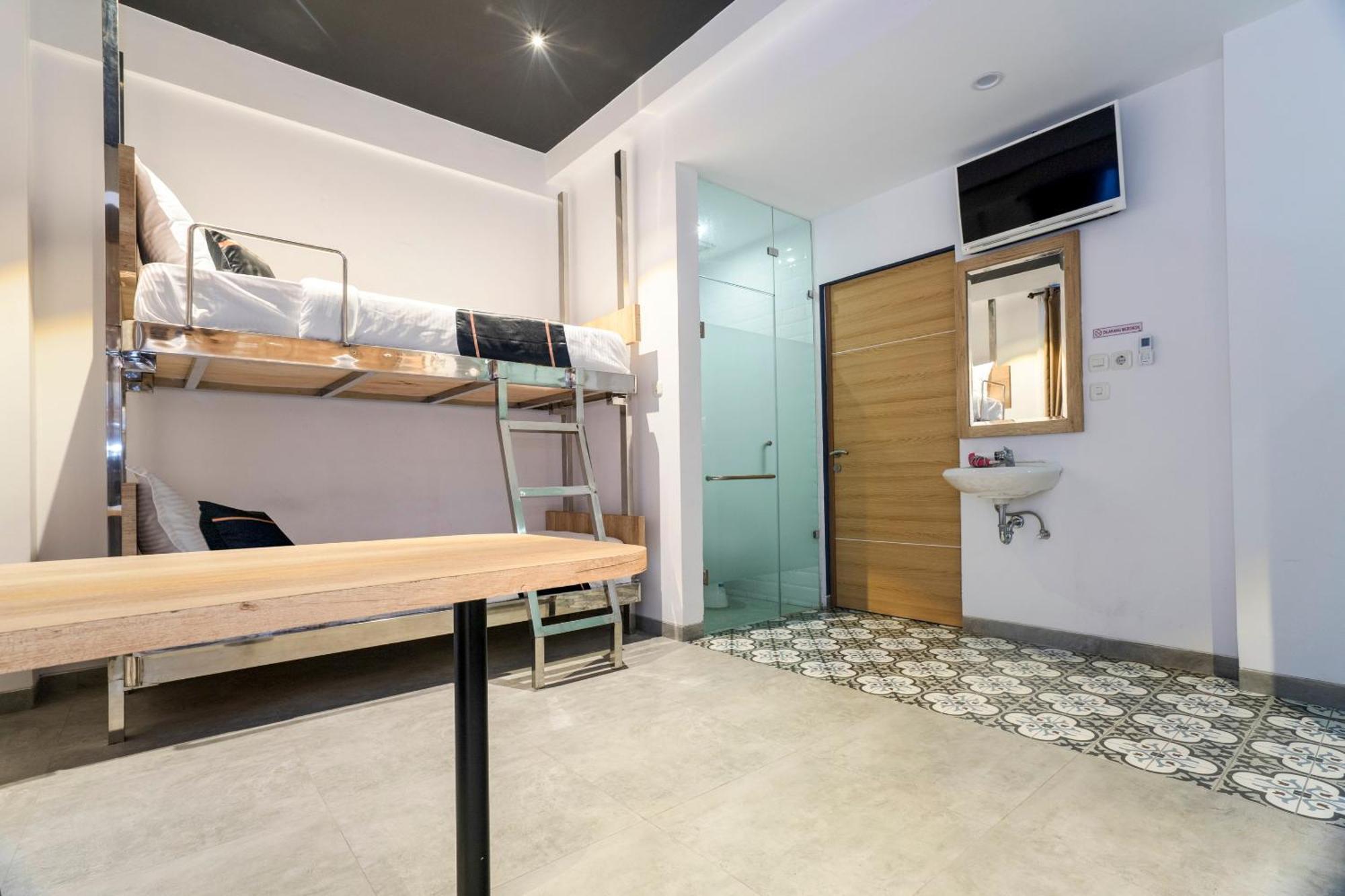 Отель Super Oyo Collection O 2627 Ratamya Co-Living Джокьякарта Экстерьер фото
